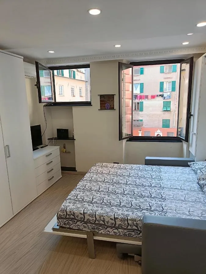 Una Finestra Speciale Su Palazzo Rosso. Monolocale Genoa Apartment
