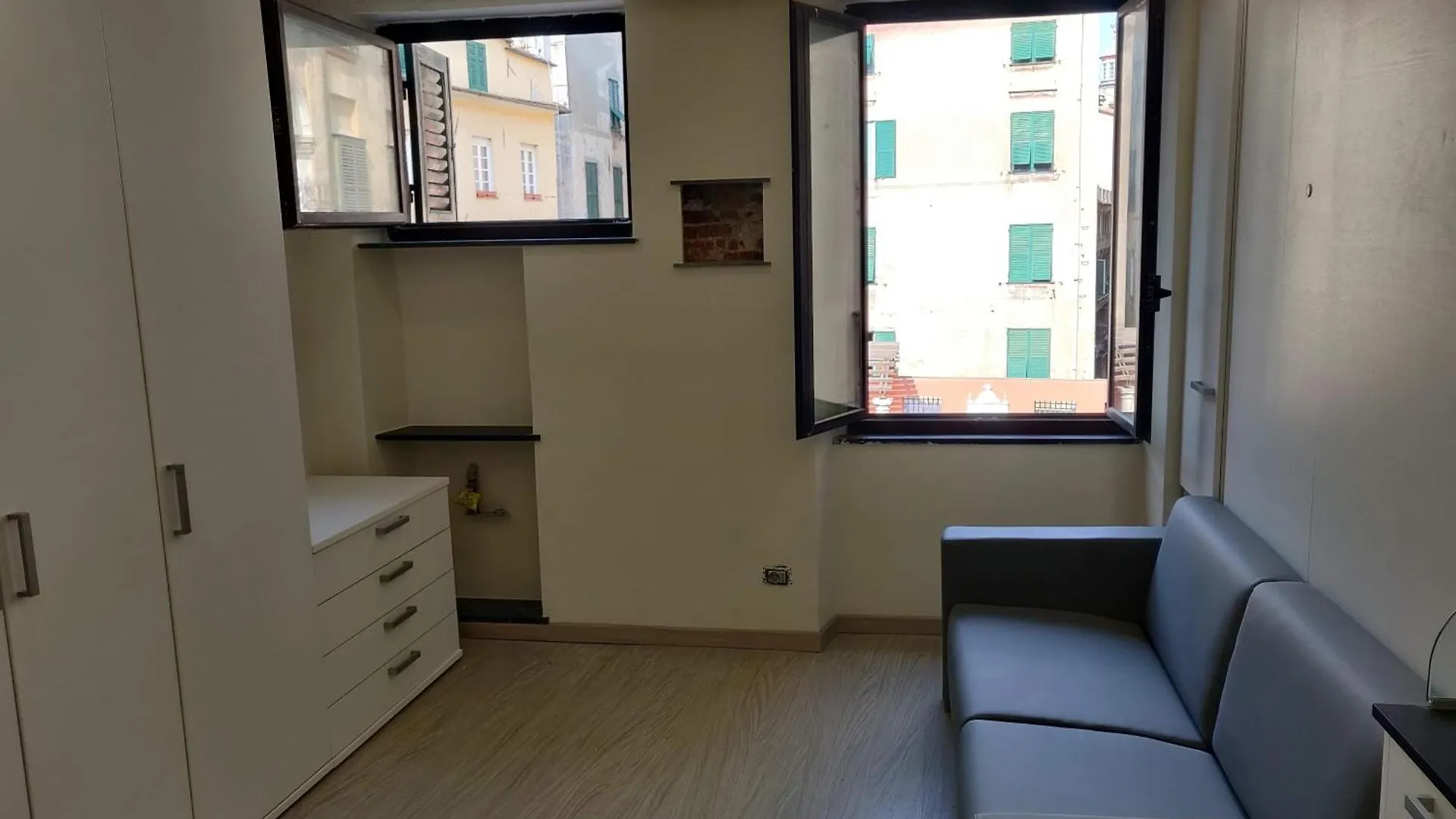 Una Finestra Speciale Su Palazzo Rosso. Monolocale Genoa 0*,  Italy