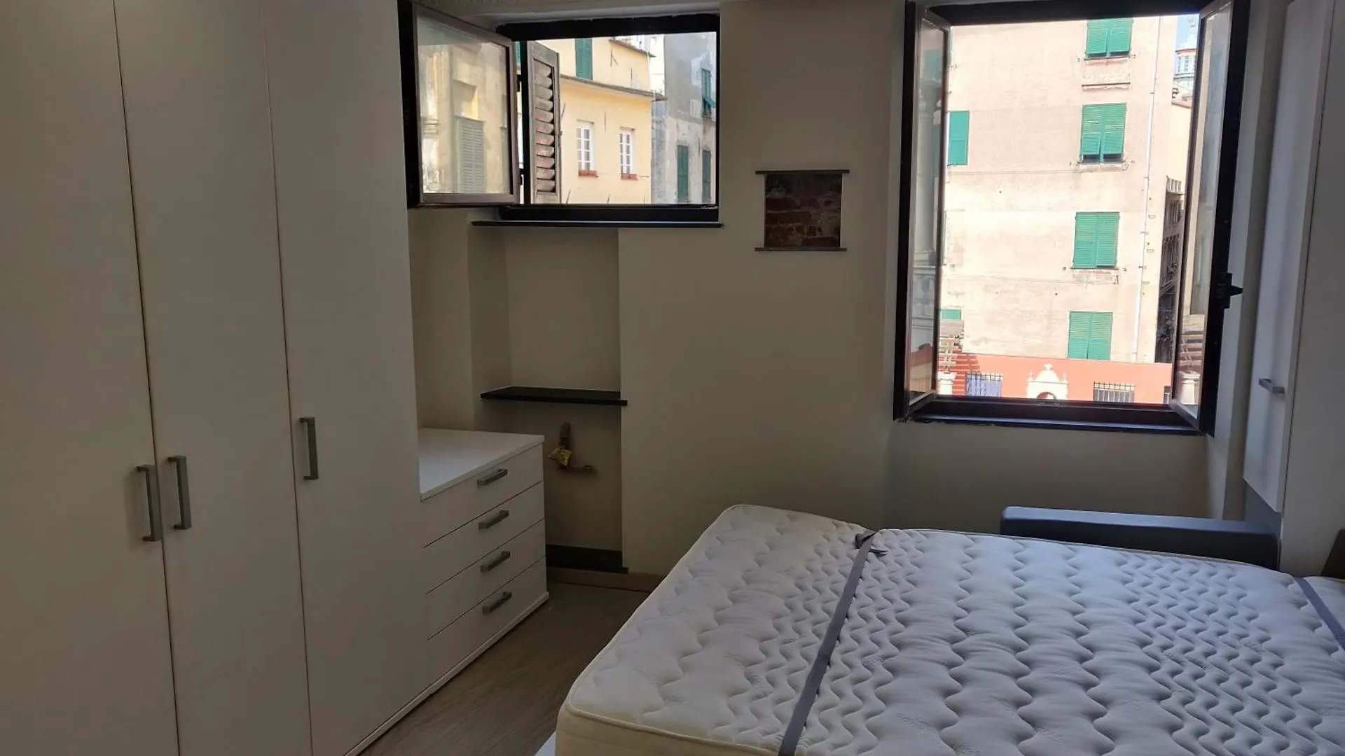 Appartamento Una finestra speciale su Palazzo Rosso. Monolocale Genova